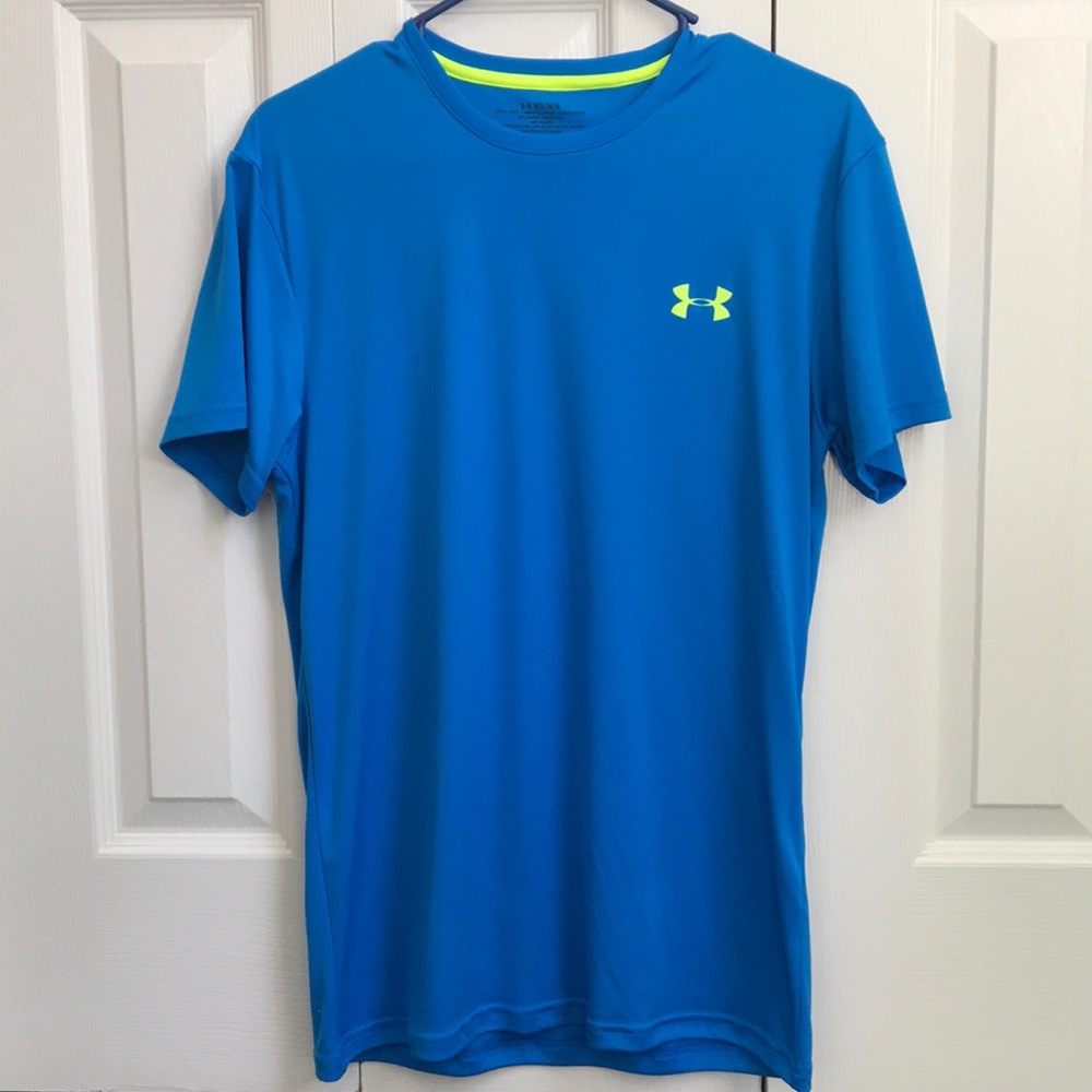 UNDER ARMOUR T-SHIRT (SHOOT ME OFFERS)